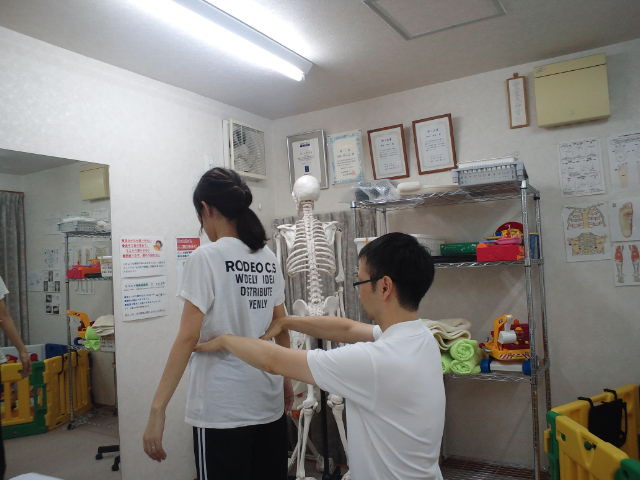 骨盤や体のゆがみ・動きの変化がその場でわかります